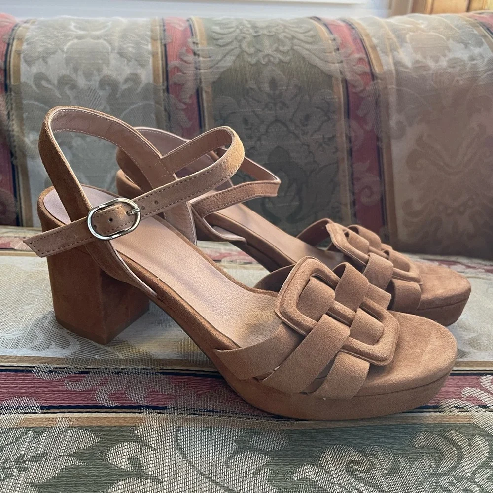 AQUATALIA Micah Suede Platform Sandals. Size 8.5 Women 
S1-17 - Picture 2 of 7